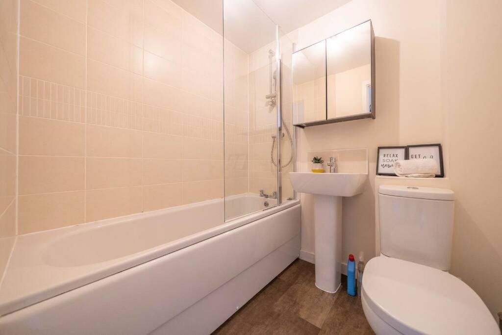 Good For Company Let 2-Bed In Coventry 2X Parking Apartment Екстериор снимка