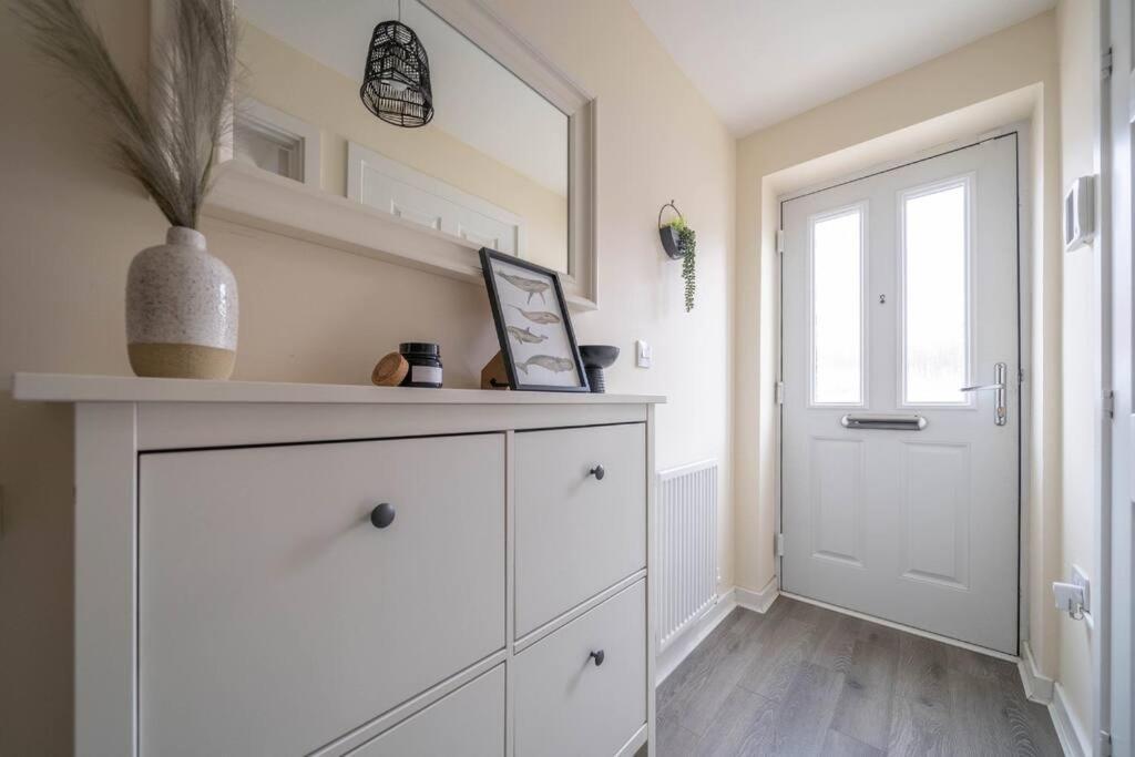 Good For Company Let 2-Bed In Coventry 2X Parking Apartment Екстериор снимка
